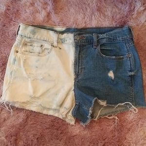 🎈3/$15 Old Navy boyfriend cut off denim shorts